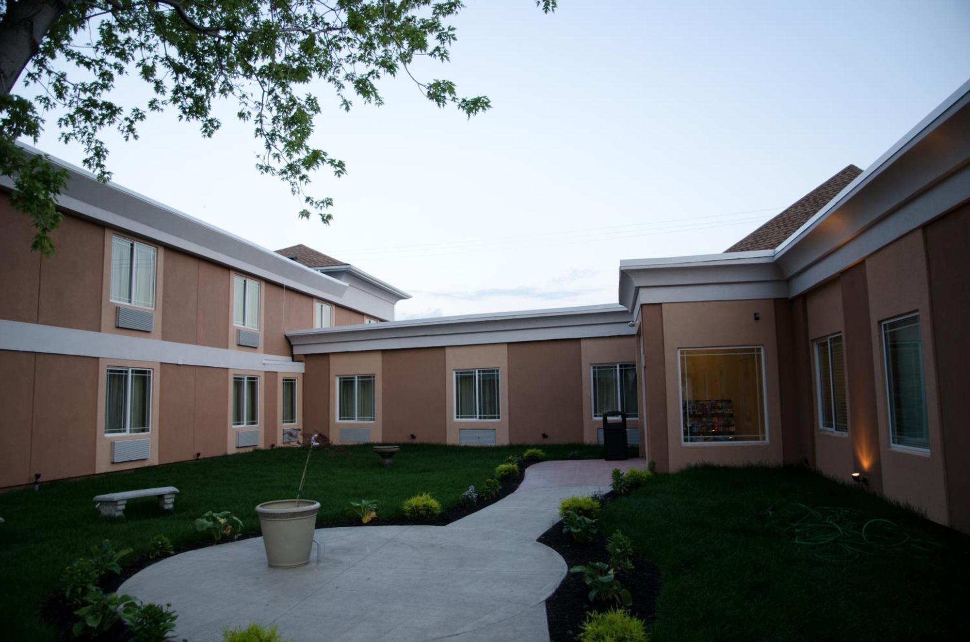 Aashram Hotel By Niagara River Καταρράκτες του Νιαγάρα Εξωτερικό φωτογραφία