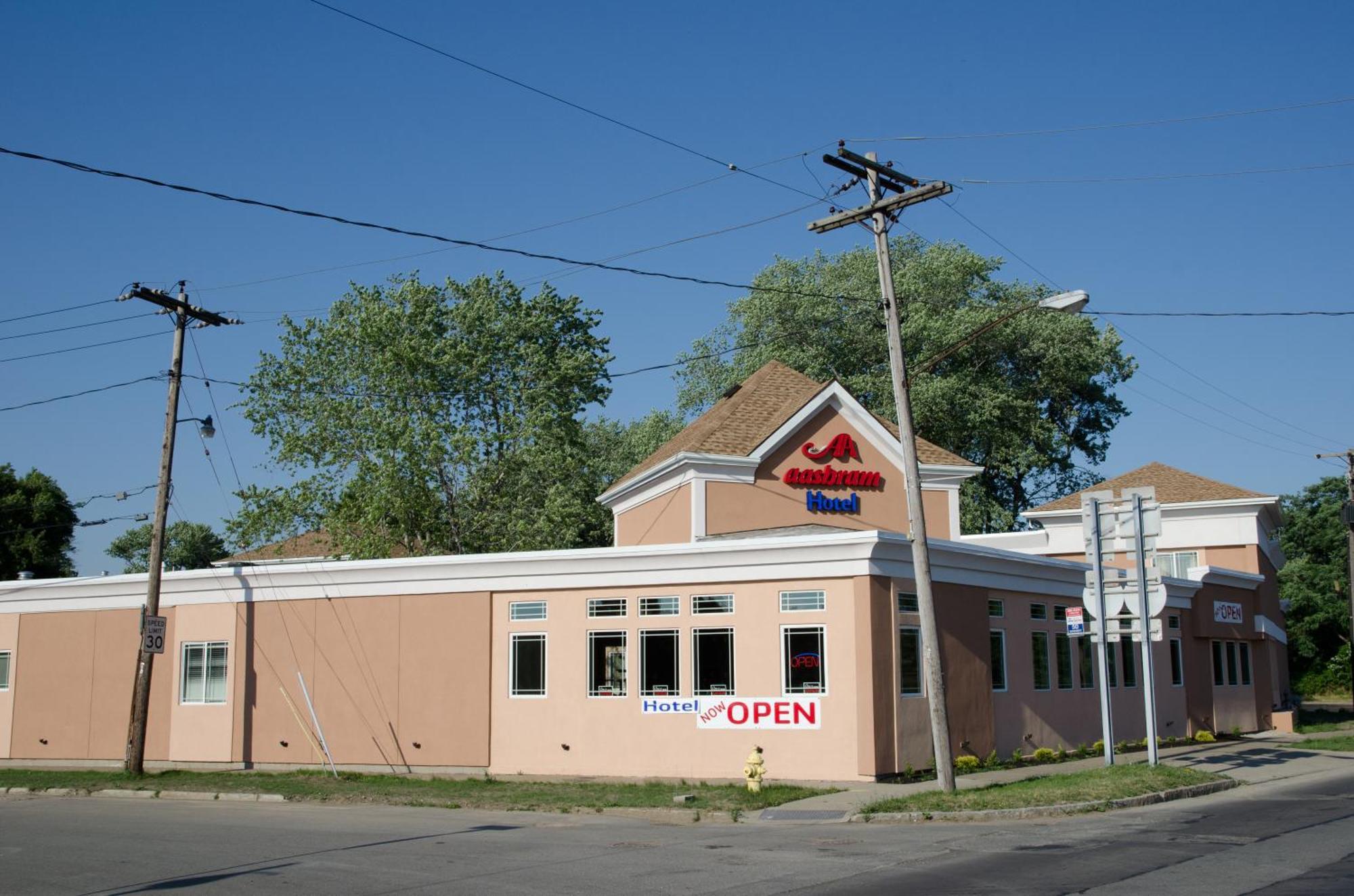 Aashram Hotel By Niagara River Καταρράκτες του Νιαγάρα Εξωτερικό φωτογραφία