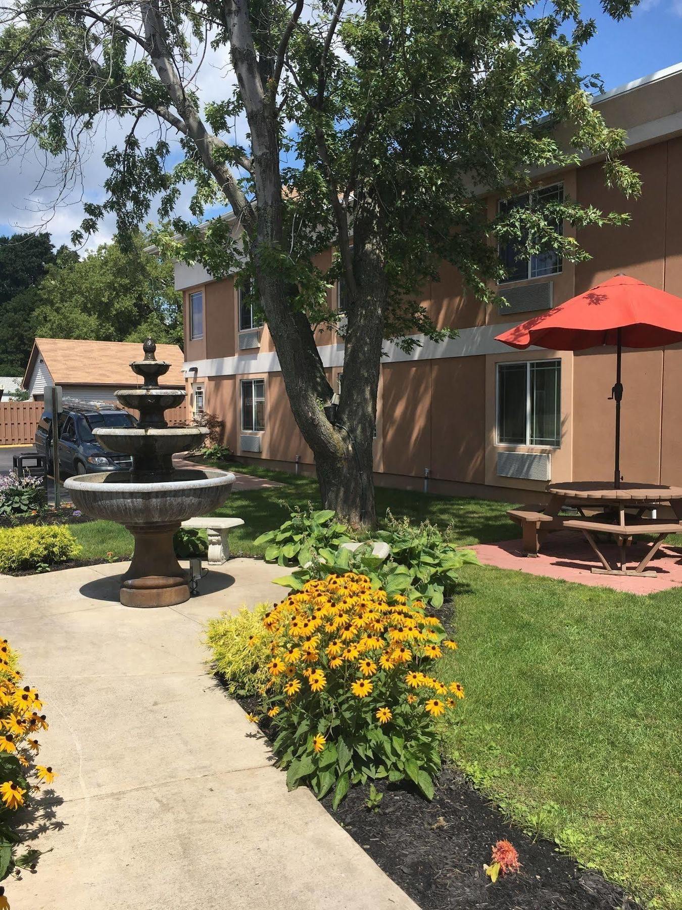 Aashram Hotel By Niagara River Καταρράκτες του Νιαγάρα Εξωτερικό φωτογραφία
